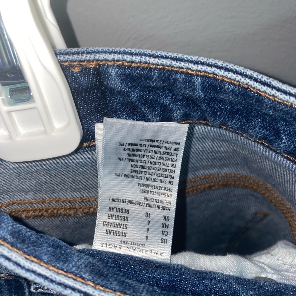 American Eagle Ripped Mom Jeans - Picture 3 of 3